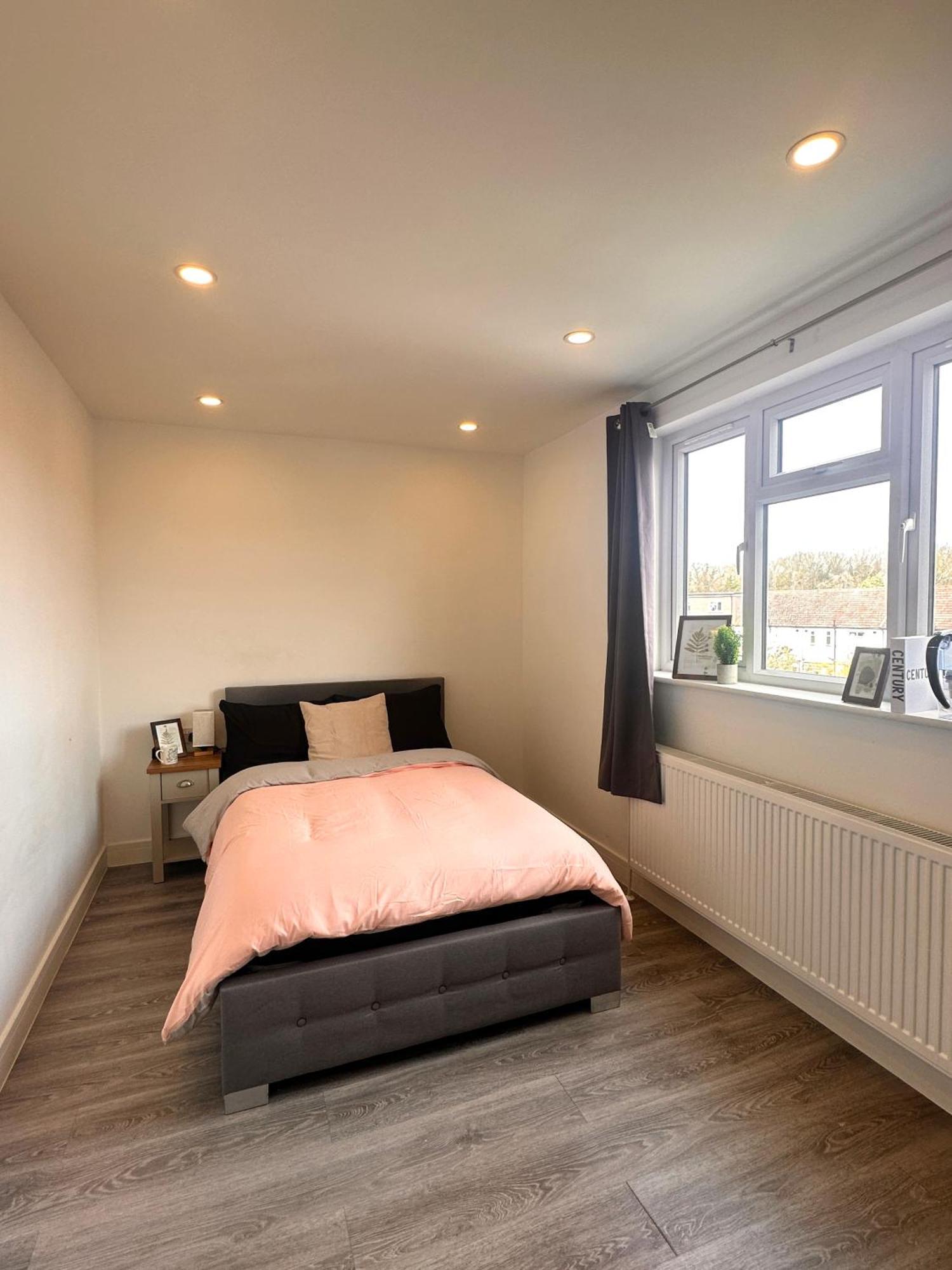 Wonderful Ensuite Room In Wimbledon Λονδίνο Εξωτερικό φωτογραφία