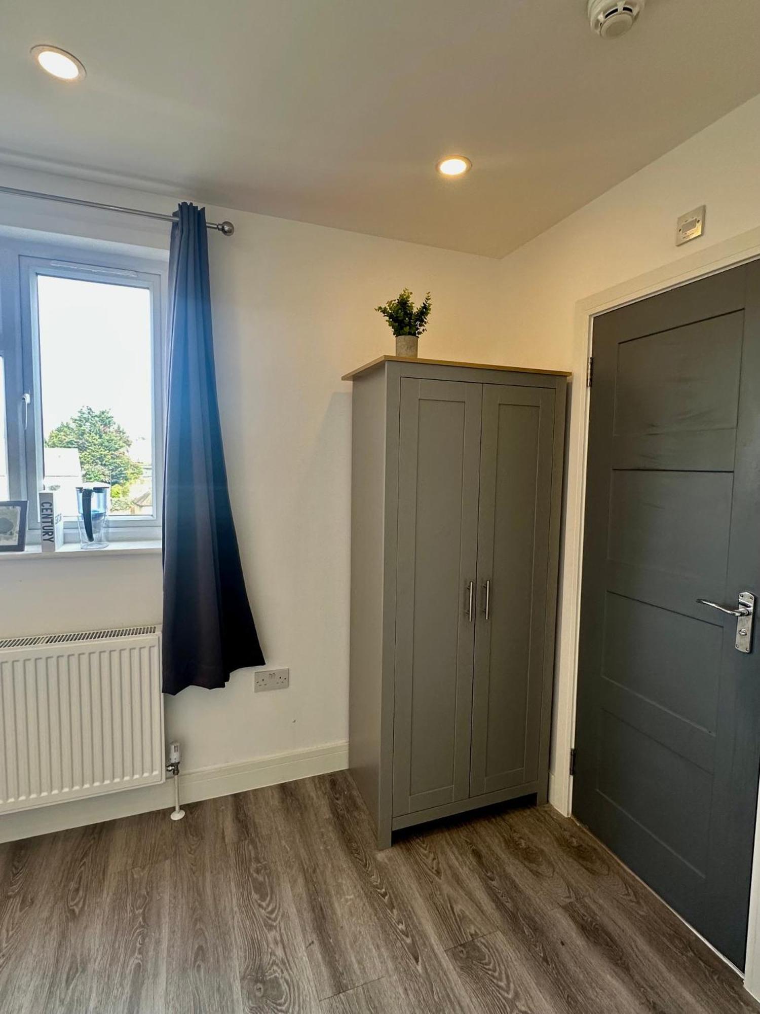 Wonderful Ensuite Room In Wimbledon Λονδίνο Εξωτερικό φωτογραφία