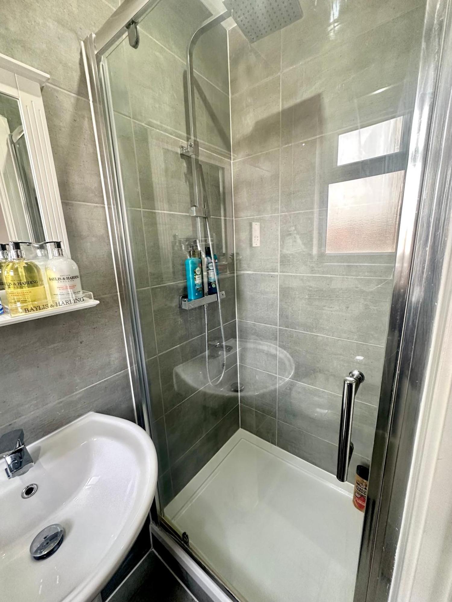 Wonderful Ensuite Room In Wimbledon Λονδίνο Εξωτερικό φωτογραφία